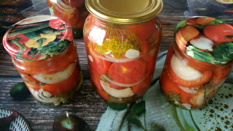 Готовим вкусную закуску "Пальчики оближешь"? помидоры кусочками в банках? Рецепт заготовки на зиму смотреть онлайн