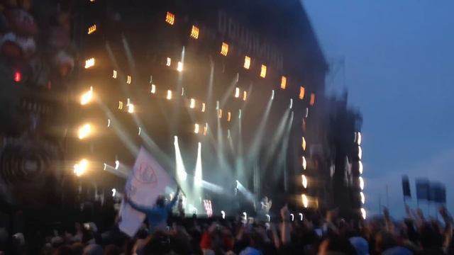 Matt Bellamy slips on stage @ Download Festival 2015 смотреть онлайн