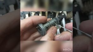 Обломок ключа в замке зажигания NISSAN.