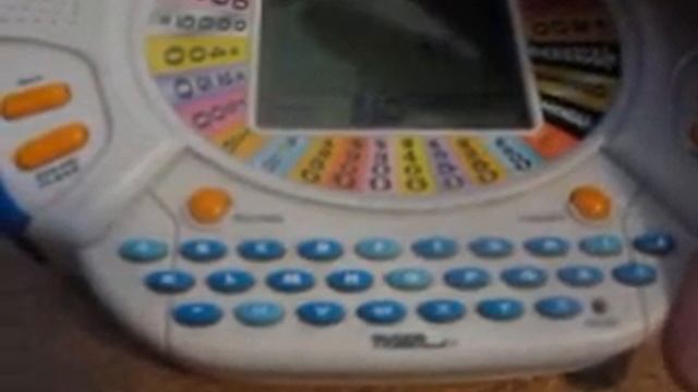 Wheel Of Fortune Deluxe Handheld Run: Game 1 смотреть онлайн