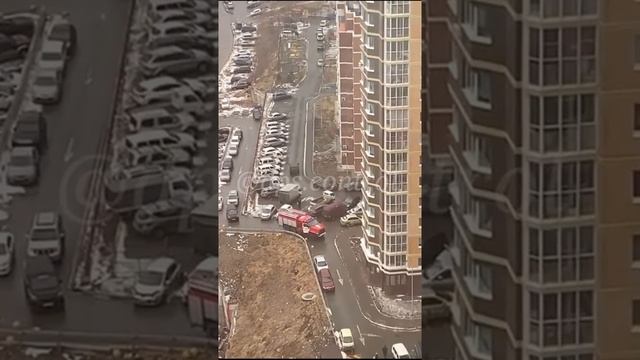 «Будут еще жертвы»: новое видео с места пожара во Владивостоке напугало людей смотреть онлайн