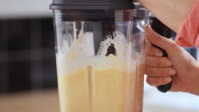 KitchenAid Pro Line Blender Takes on the Thickest Blends with Tess Masters The Blender Girl смотреть онлайн