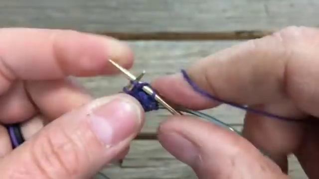 Customizable Toe-Up Sock Tutorial - Part 1 смотреть онлайн