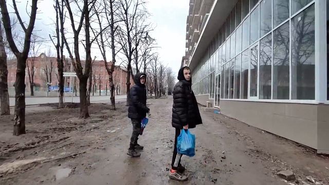 Гимнастический зал в Мариуполе и Ударная груша в Ростове на Дону смотреть онлайн