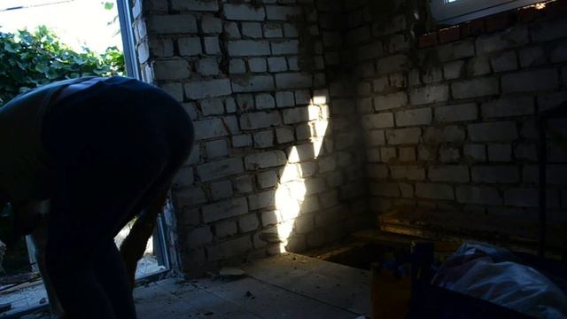 Штукатурим стены в прихожей