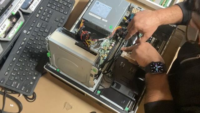 Upgrading or Replacing Memory for #HP #Compaq #Elite8300 Small Form Factor PC. смотреть онлайн