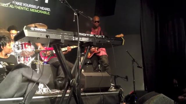 Sy Smith singing "Crazy You" смотреть онлайн