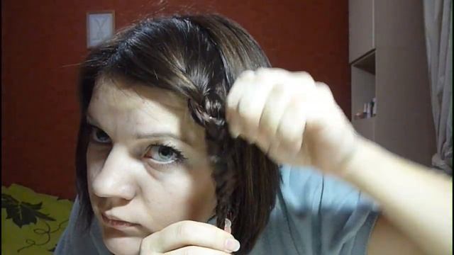 Быстрый и необычный способ убрать отросшую челку смотреть онлайн