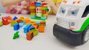 МАШИНКА МУСОРОВОЗ Мистер Дасти поедающий конструктор ЛЕГО   Развивающее и весёлое видео для детей