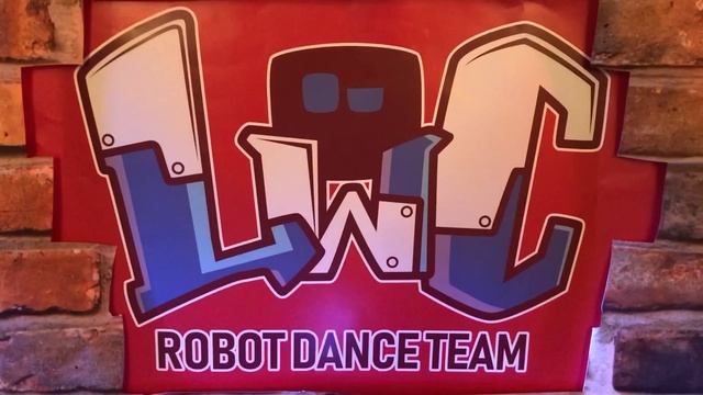 Cozmo and Vector perform in Dance Your Bot Off! смотреть онлайн