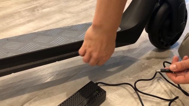 Joyor A3 Sähköpotkulaudan unboxing Suomi - elemove.fi смотреть онлайн