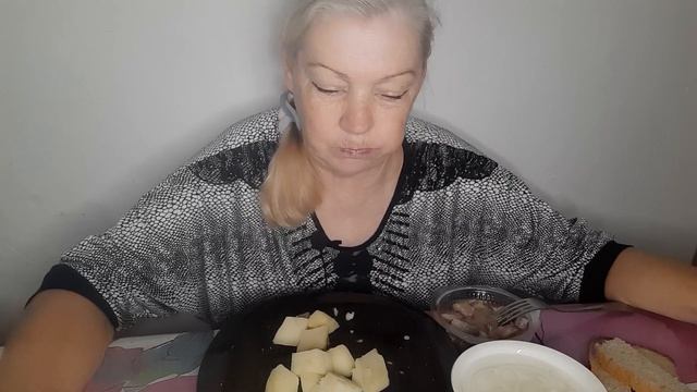 #Mukbang Tatyana eats /картохажареная /мукбанг /еданакамеру/ ВИДЕО ИДЕТ С ОПОЗДАНИЕМ? смотреть онлайн