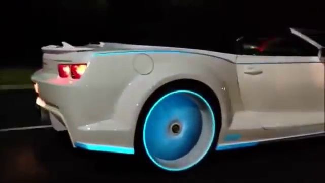 Светящиеся краски Camaro SS смотреть онлайн