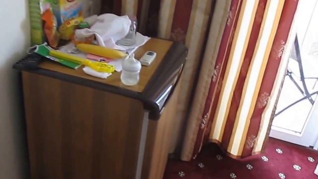 Номер с "видом на море". Hotel room with "a sea view" смотреть онлайн
