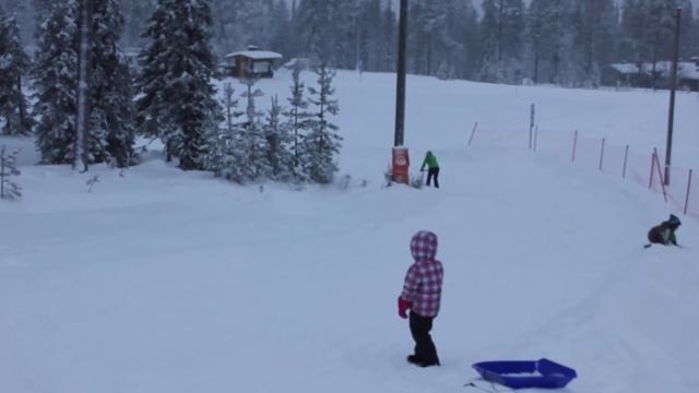 Катание на санях.Курорт Луосто 2011-2012.Финляндия смотреть онлайн