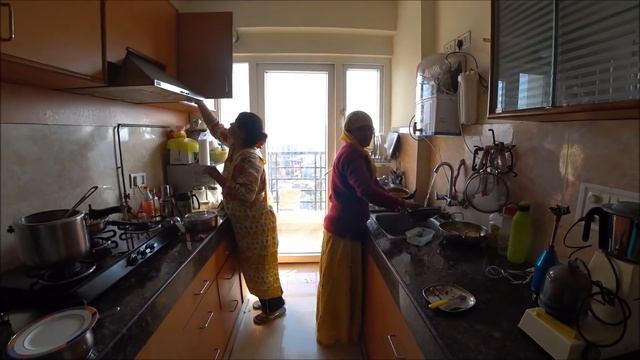 6. В ГОСТЯХ У ИНДИЙСКОЙ РОДНИ. СКОЛЬКО СТОИТ ЖИЛЬЁ В ДЖАЙПУРЕ? НА КУХНЕ У ИНДИЙСКОЙ ЖЕНЩИНЫ. смотреть онлайн