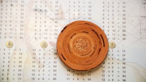 Донце для туеса из берестяной ленты. Как сделать.