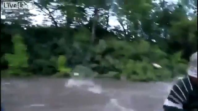 Крутой способ порыбачить на досуге.mp4 смотреть онлайн