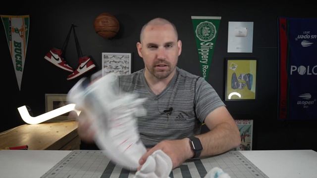 Li-Ning CJ2 Performance Review From The Inside Out смотреть онлайн
