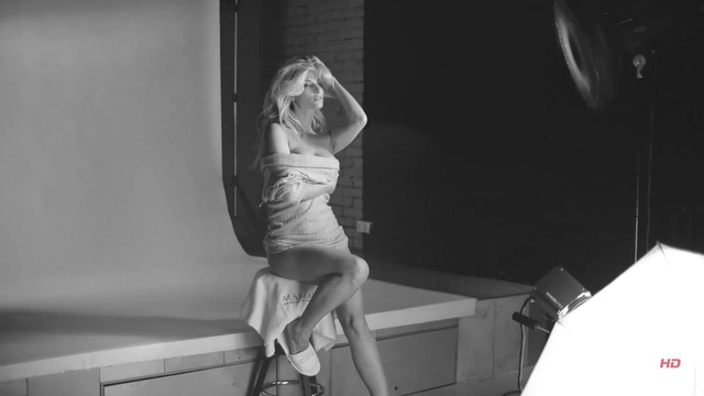 Девушка с обложки MAXIM. Певица Татьяна Котова смотреть онлайн