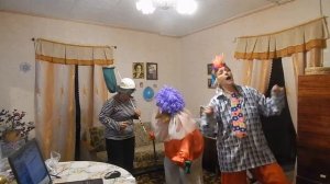 Блю, блю канари... Репетиция. В центре юбилярша (85 лет)