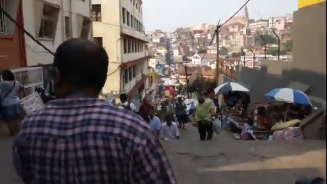 Мадагаскар Тана Воара хохочет смотреть онлайн