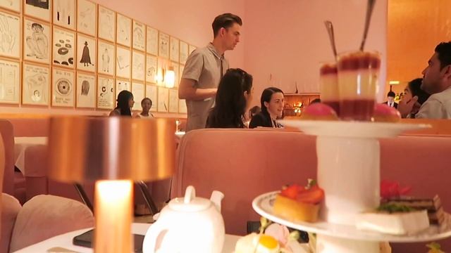 London Vlog / Part 2: Tea at SKETCH смотреть онлайн