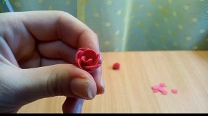 Маленькие цветочки из фоамирана.