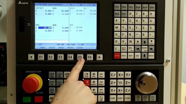 Kontroler CNC serii NC200 Delta Electronics - praca z kontrolerem смотреть онлайн