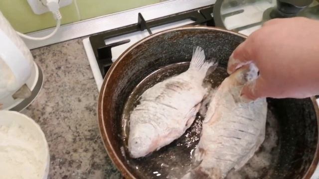 Жареный карась без костей, 3 способа рассказала моя бабушка Как Правильно Жарить Рыбу смотреть онлайн
