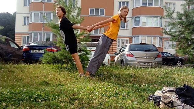 Как и обещала,показала лицо на камеру?.Парная йога челлендж!!! смотреть онлайн