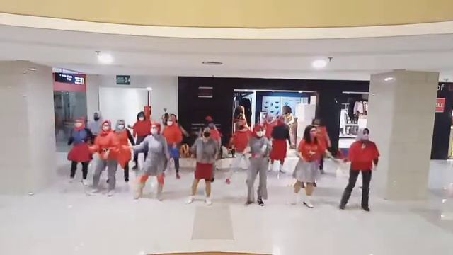 2002 Line Dance | Chor. Serly | Demo by Fuchsia Class смотреть онлайн
