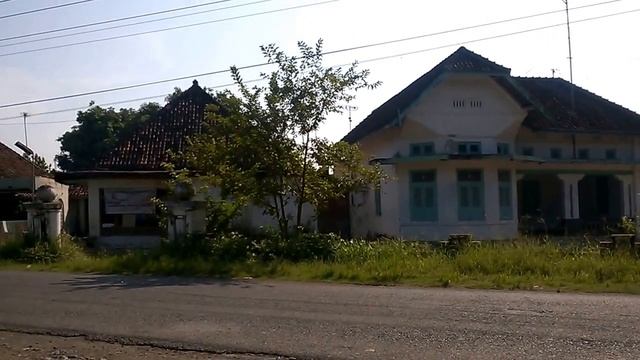BEAUTYFULL OLLD HOUSE IN JAVA смотреть онлайн