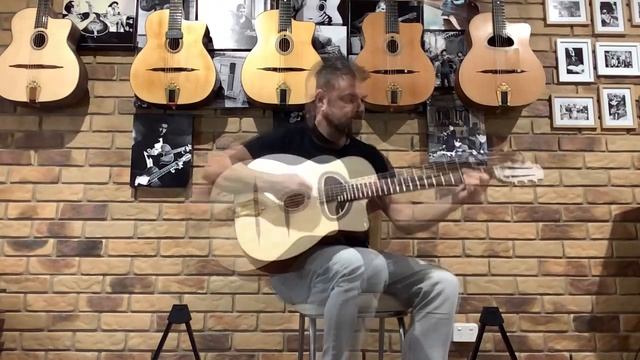 D hole Vs Oval hole on identical guitars! смотреть онлайн