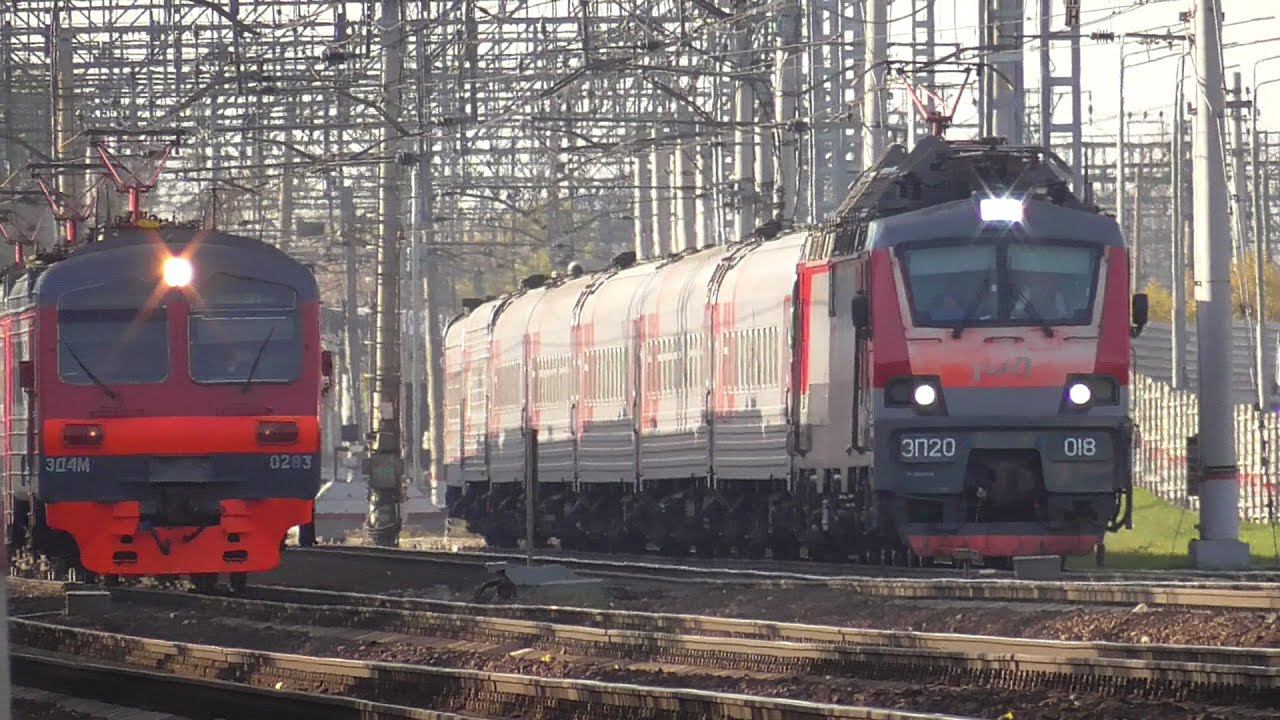 ЭД4М-0293 и ЭП20-018 с поездом №132у Москва-Орск смотреть онлайн
