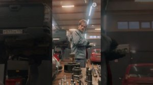 Подлый поступок. Автомеханик жестко прикололся