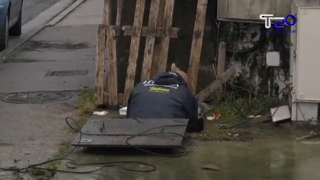 Destrozos en tres naves do polígono de Chantada na pasada madrugada 20 01 2014 смотреть онлайн