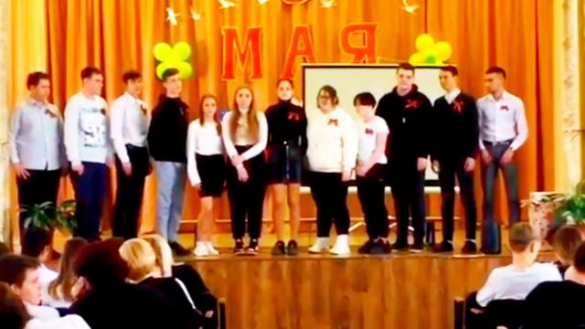 я с классом пою песню у солдата выходной смотреть онлайн