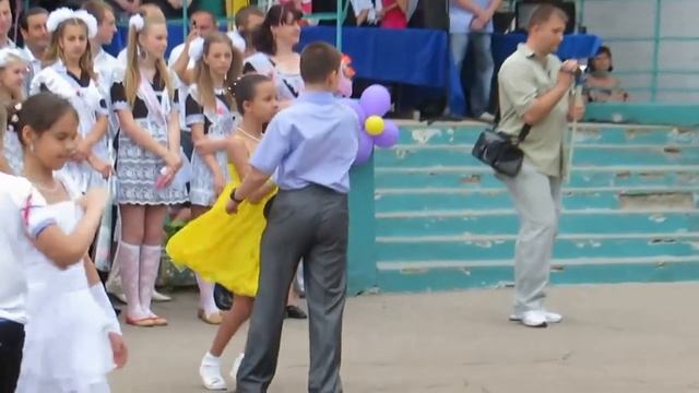 вальс начальных классов 4-А класс СОШ№18 г.Северодонецк 2013г. смотреть онлайн