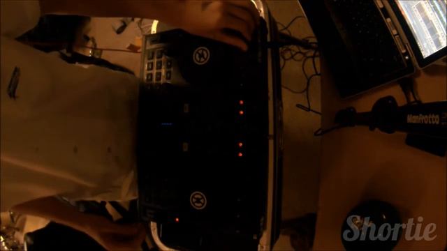 Thrift Shop Trap Edit (Traktor Kontrol S2) - Shortie смотреть онлайн