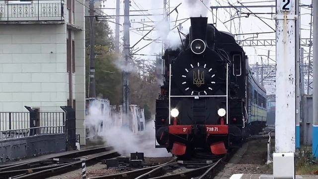 Прибытие туристического поезда №897 на станцию Киев-пасс смотреть онлайн