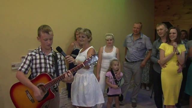 Гитара на свадьбе, подарок брата