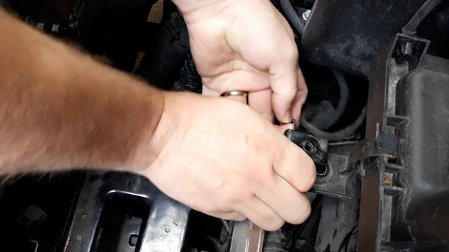 2012 Kia Sedona Crankshaft Positioning Sensor Location смотреть онлайн