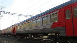 ВЛ80С-2501 буксирует ЭД4М-0127 и ЭД4М-0266 с Красноярского ЭВРЗ. 19.10.2018 Казань, Россия