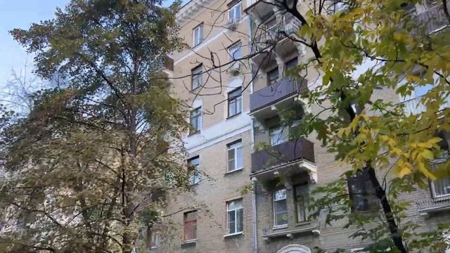 05.10.2023 Прогулка от метро Полежаевская до Стрешнево через Берёзовую рощу и посёлок Художников. смотреть онлайн