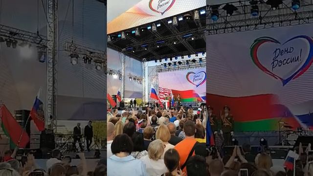 01Чрезвычайный и полномочный Посол Российской Федерации в Республике Беларусь - День России в Минск смотреть онлайн