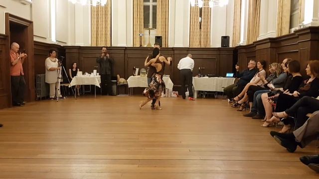 Michael Nadtochi & Paula Duarte - London Mayfair Milonga 3/4 (Pugliese - Flor de Tango) смотреть онлайн