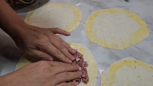 БЕРУ ОБЫЧНЫЙ ФАРШ И ЛАВАШ, А ПОЛУЧАЕТСЯ ТАКАЯ ВКУСНЯТИНА. ОЧЕНЬ ВКУСНЫЙ ОБЕД ИЛИ УЖИН! смотреть онлайн