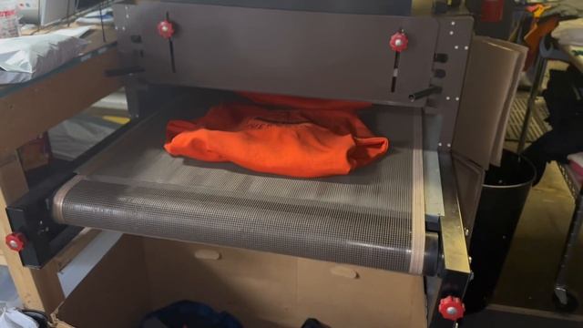Print day at the shop | How to screen print | custom & bulk orders смотреть онлайн