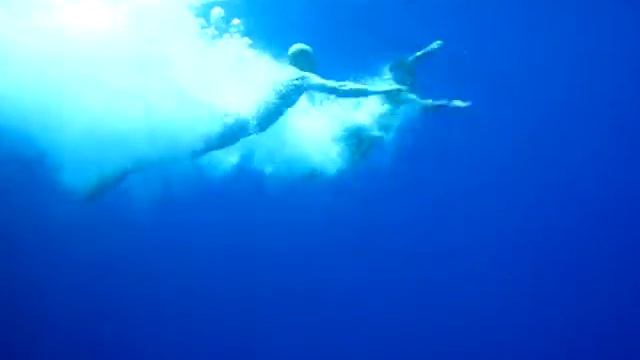 Прыжок в Средиземное море смотреть онлайн